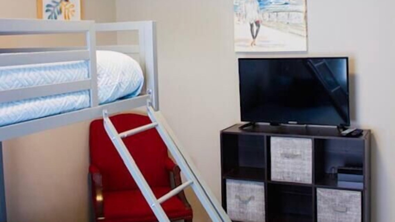 Photo of Bedroom in Akron