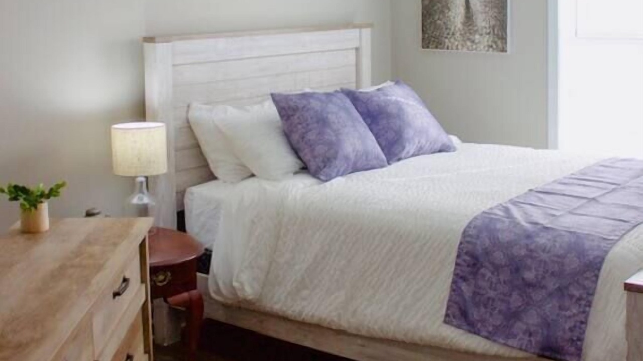 Photo of Bedroom in Akron