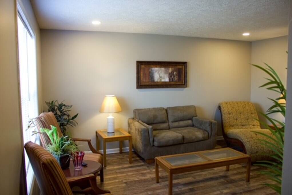 Photo of Livingroom in Akron