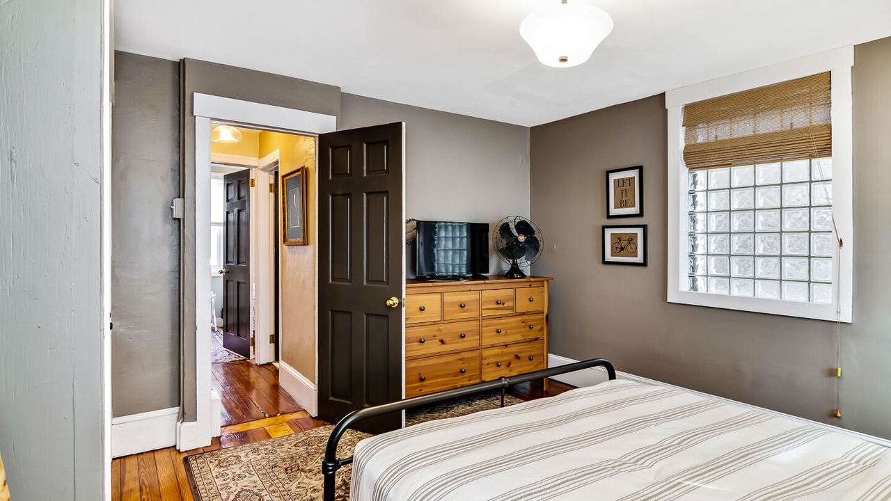 Photo of Bedroom in Center City