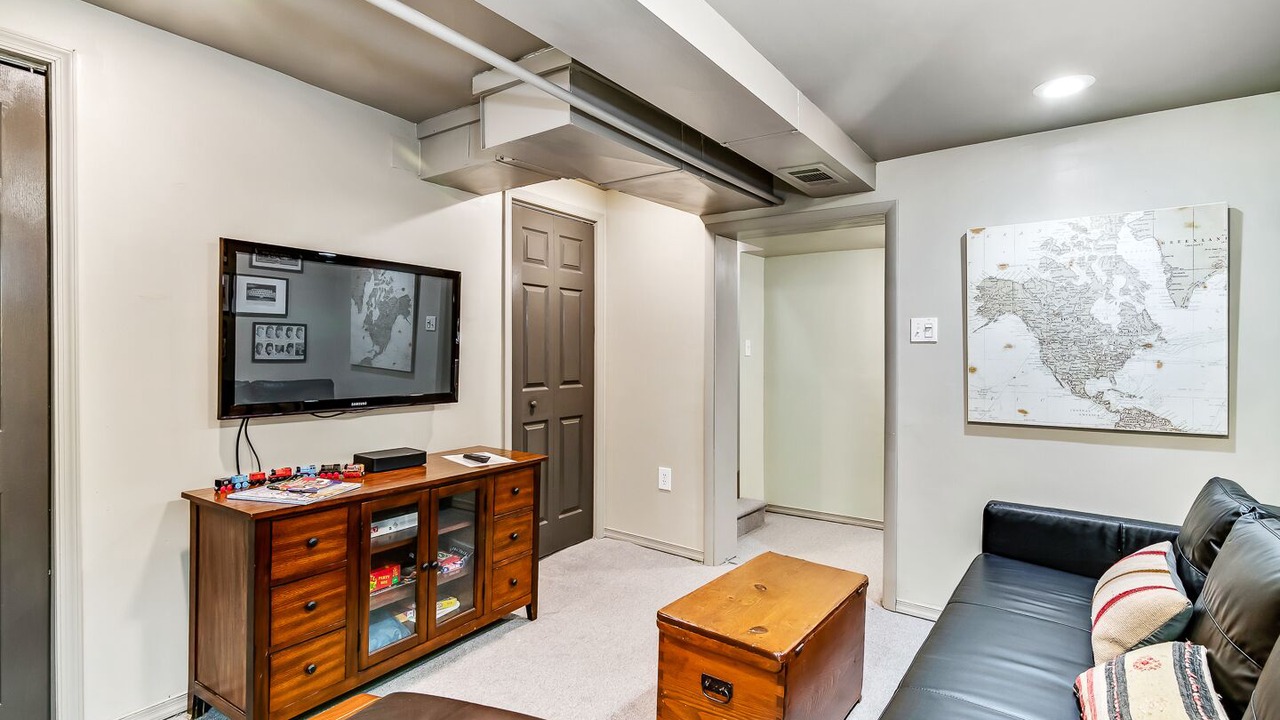 Photo of Livingroom in Center City