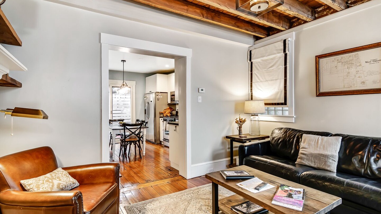 Photo of Livingroom in Center City