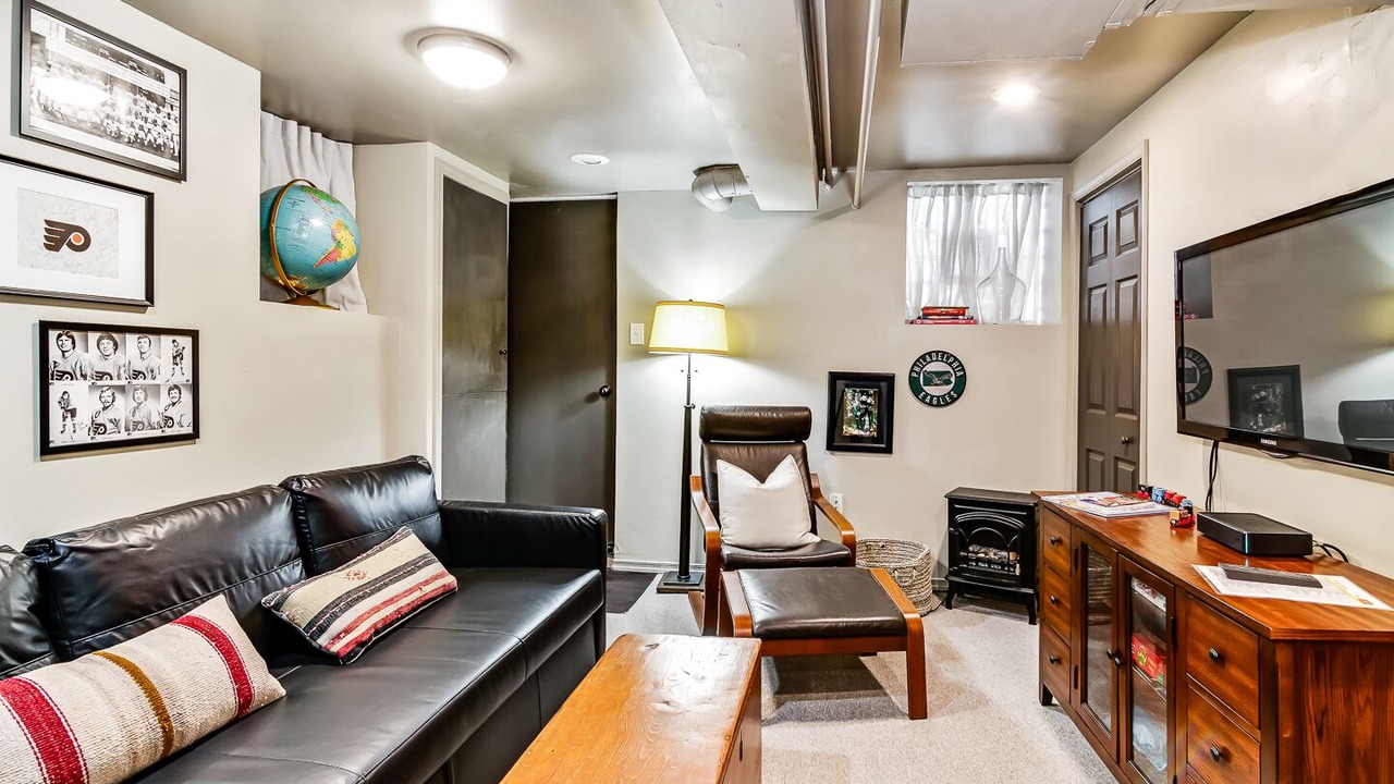 Photo of Livingroom in Center City