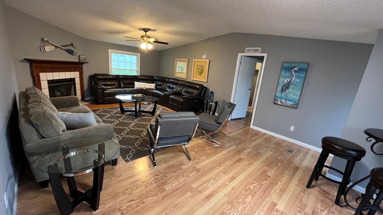Photo of Livingroom in Sharps Chapel