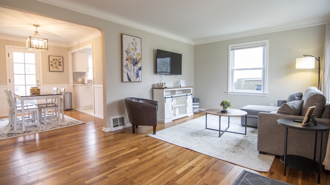 Photo of Livingroom in Parma Heights