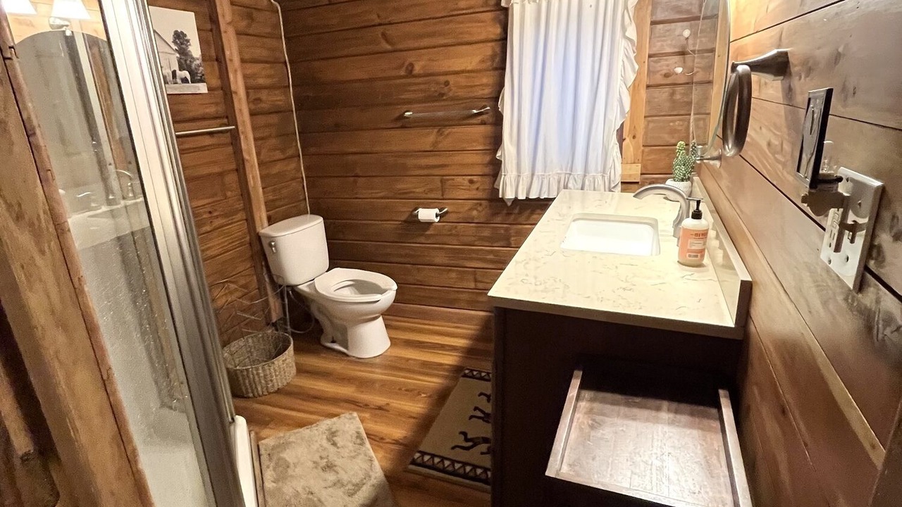 Photo of Bathroom in Old Washington