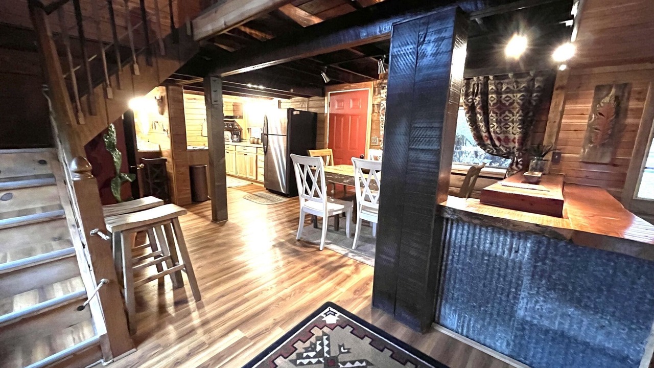 Photo of Livingroom in Old Washington