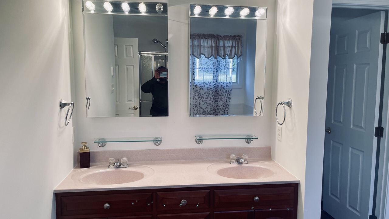 Photo of Bathroom in Fountainhead-Orchard Hills