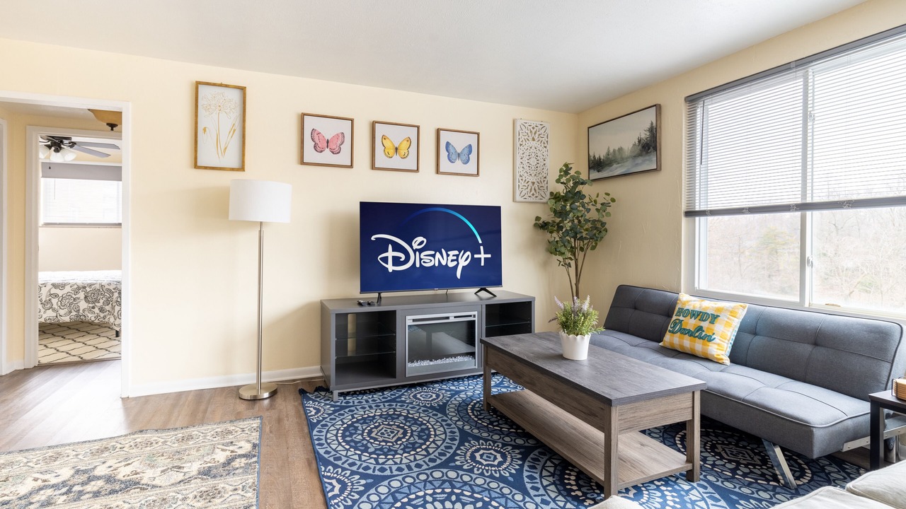 Photo of Livingroom in Fairview Park