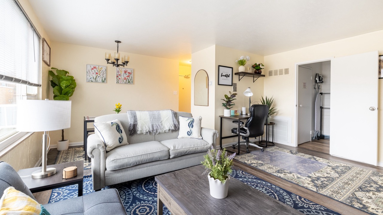 Photo of Livingroom in Fairview Park