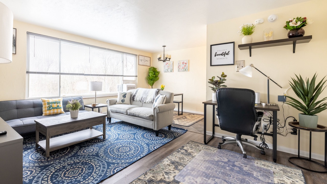 Photo of Livingroom in Fairview Park