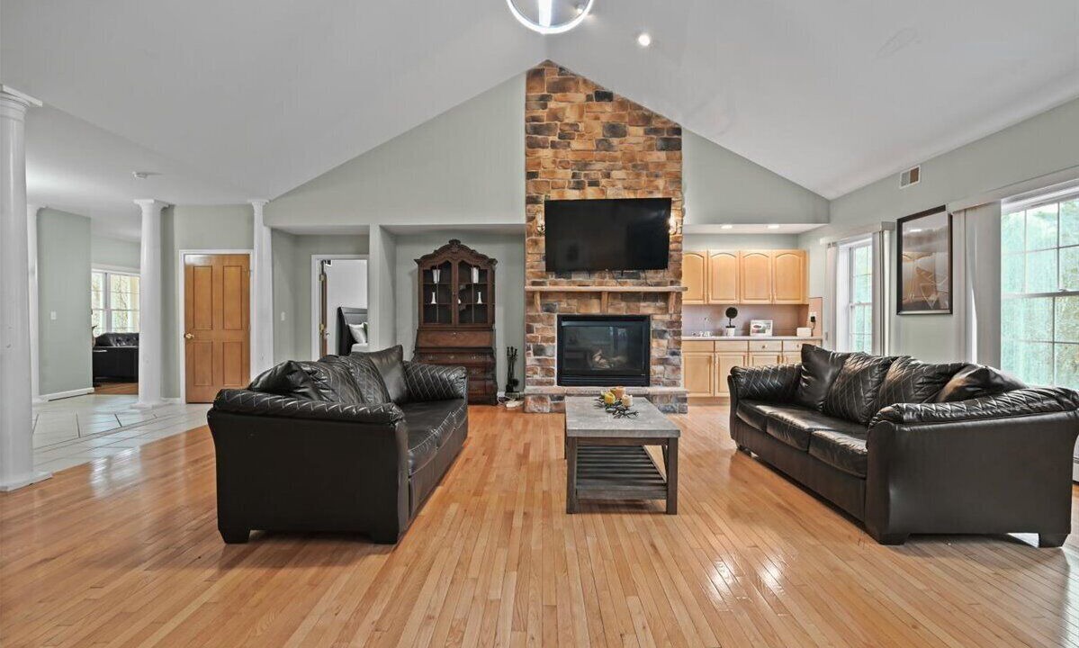 Photo of Livingroom in Blakeslee