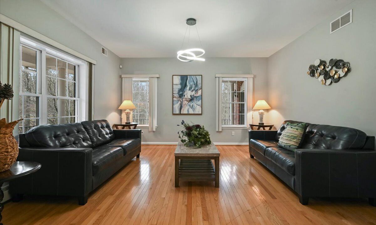 Photo of Livingroom in Blakeslee