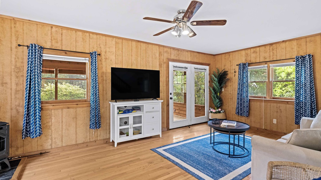 Photo of Livingroom in Great Cacapon