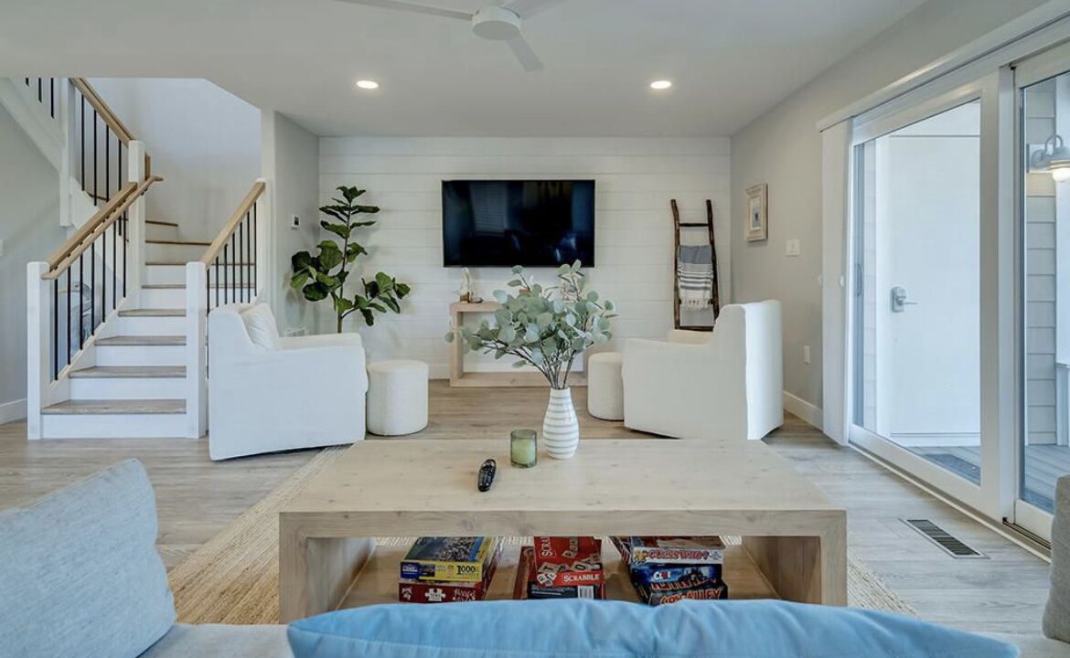 Photo of Livingroom in Heron Harbour Isle
