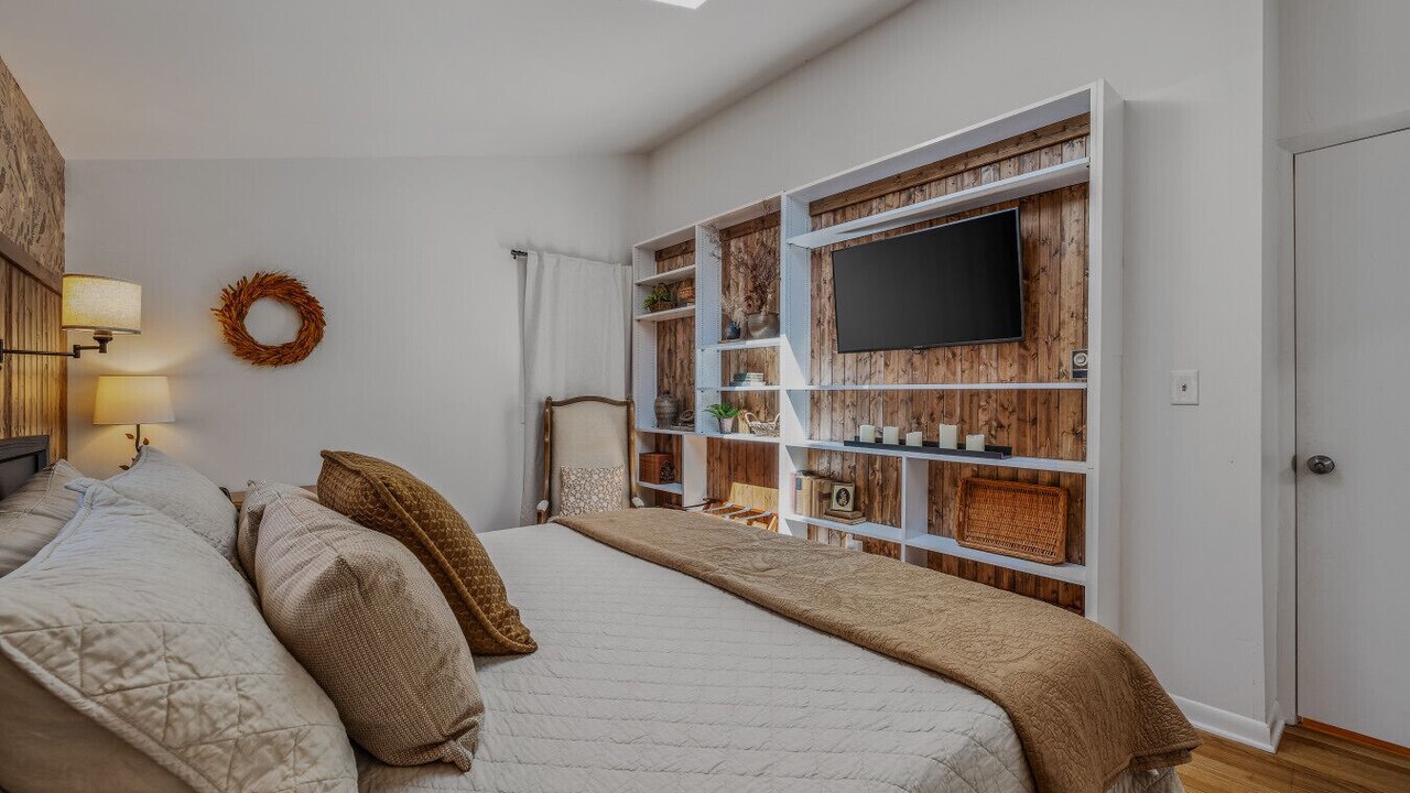 Photo of Bedroom in Berkeley Springs