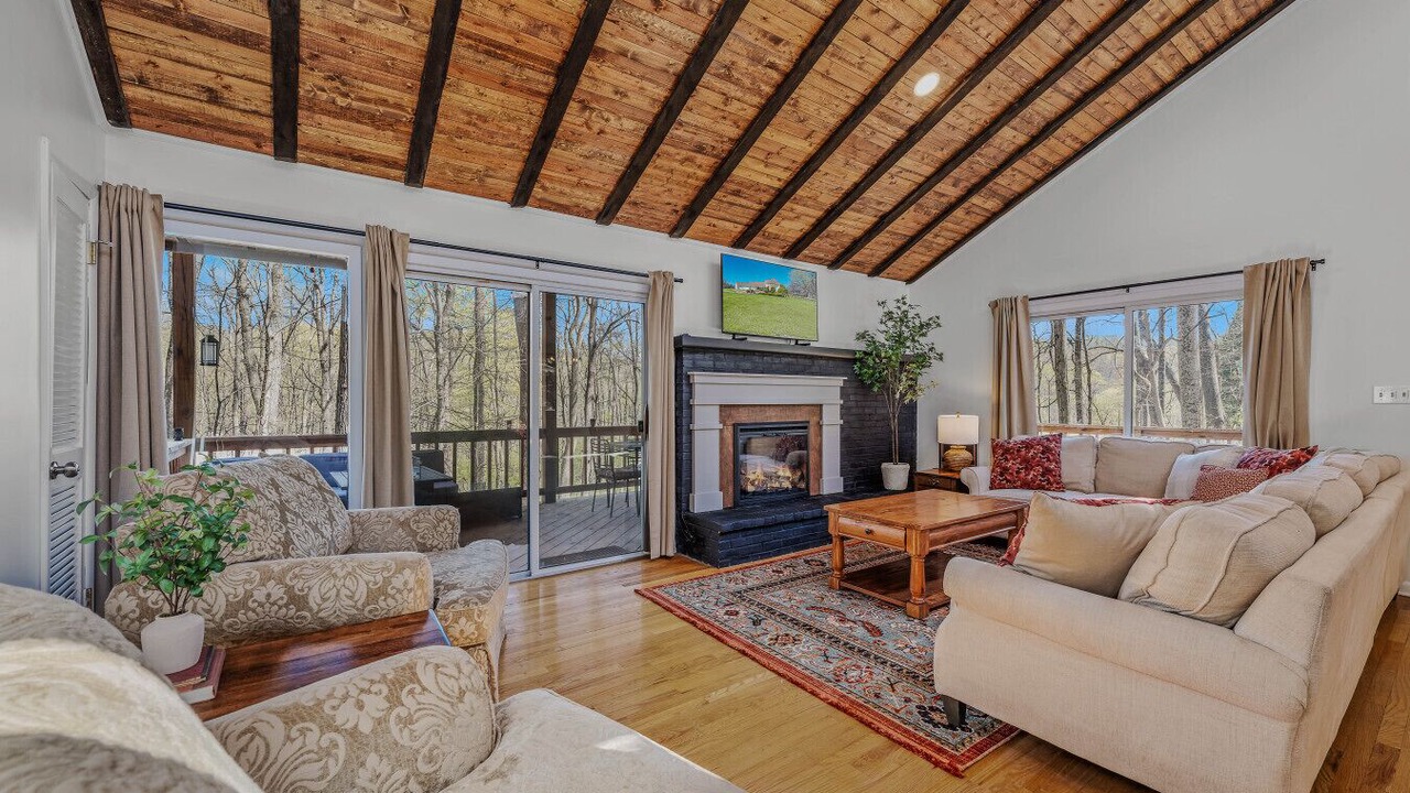 Photo of Livingroom in Berkeley Springs