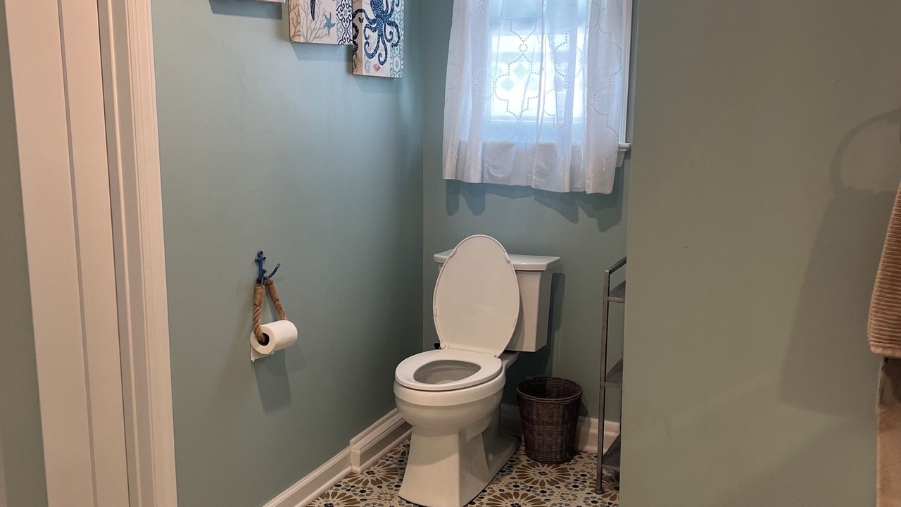 Photo of Bathroom in Wall