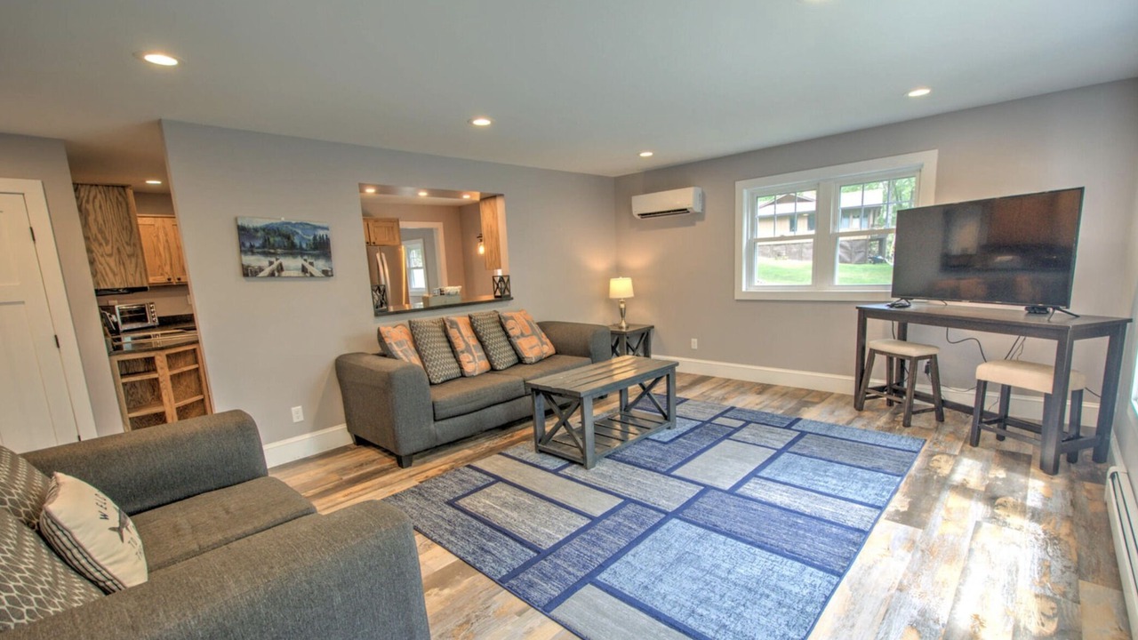 Photo of Livingroom in Lakeville