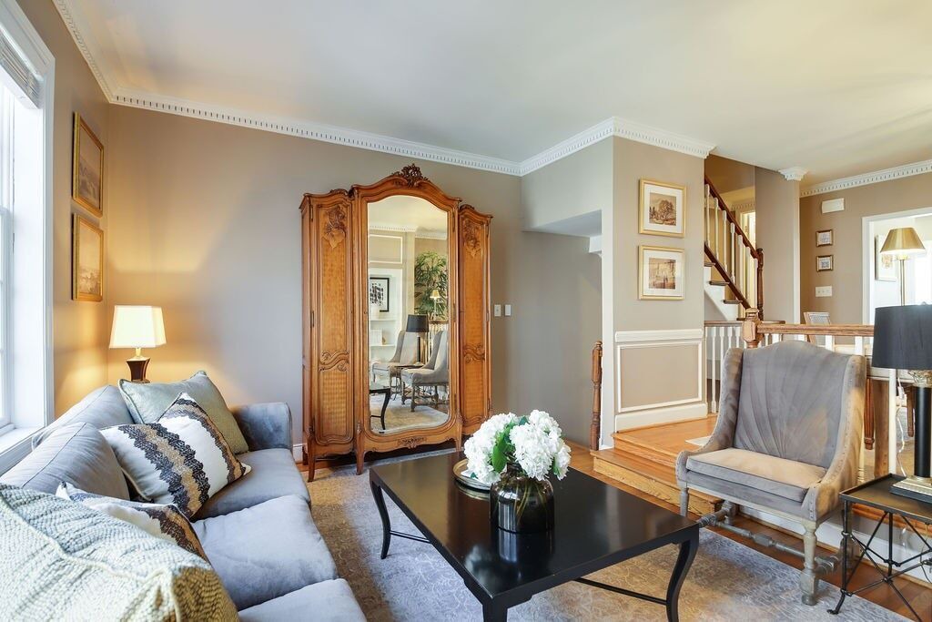 Photo of Livingroom in Old Town Alexandria