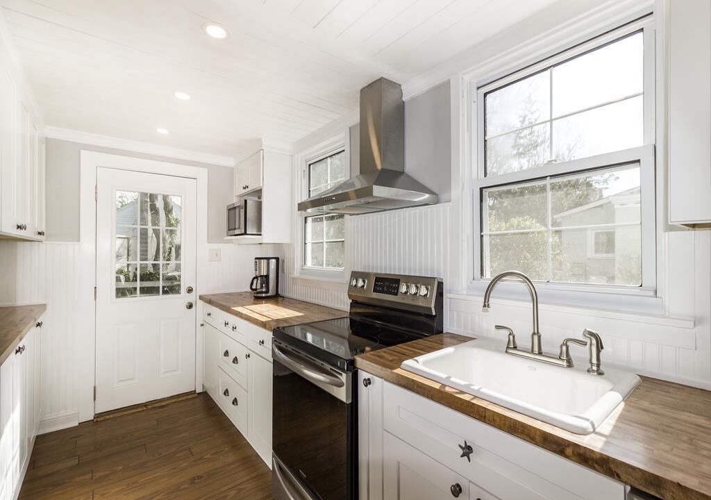 Photo of Kitchen in Cape May Point