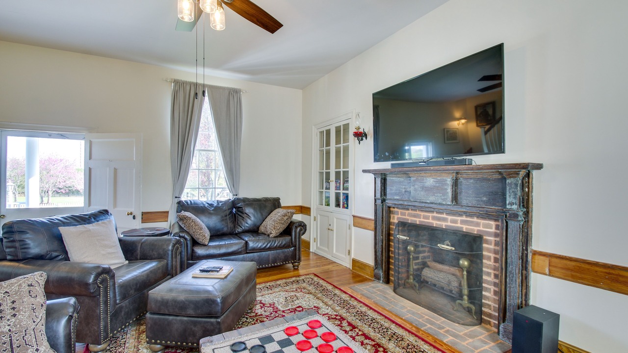 Photo of Livingroom in Appomattox