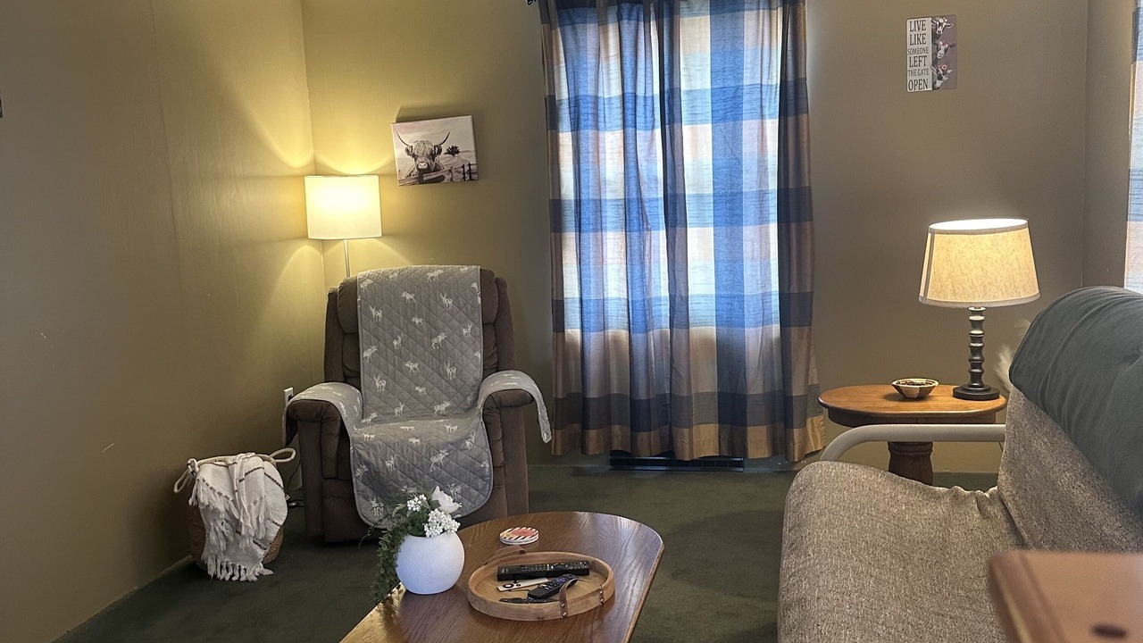 Photo of Livingroom in Uhrichsville