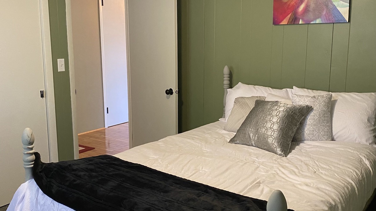 Photo of Bedroom in Uhrichsville