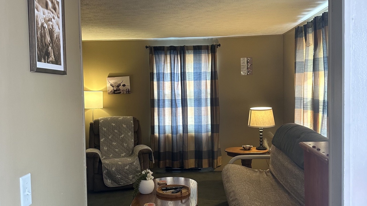 Photo of Livingroom in Uhrichsville