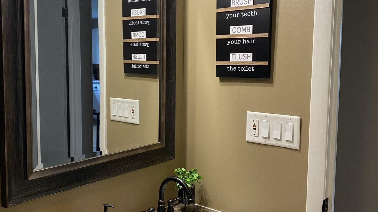 Photo of Bathroom in Uhrichsville