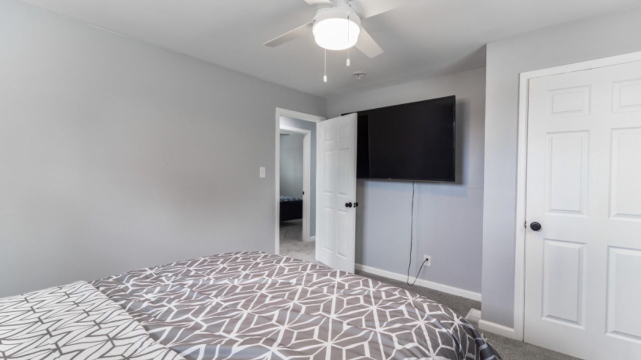 Photo of Bedroom in Monroeville