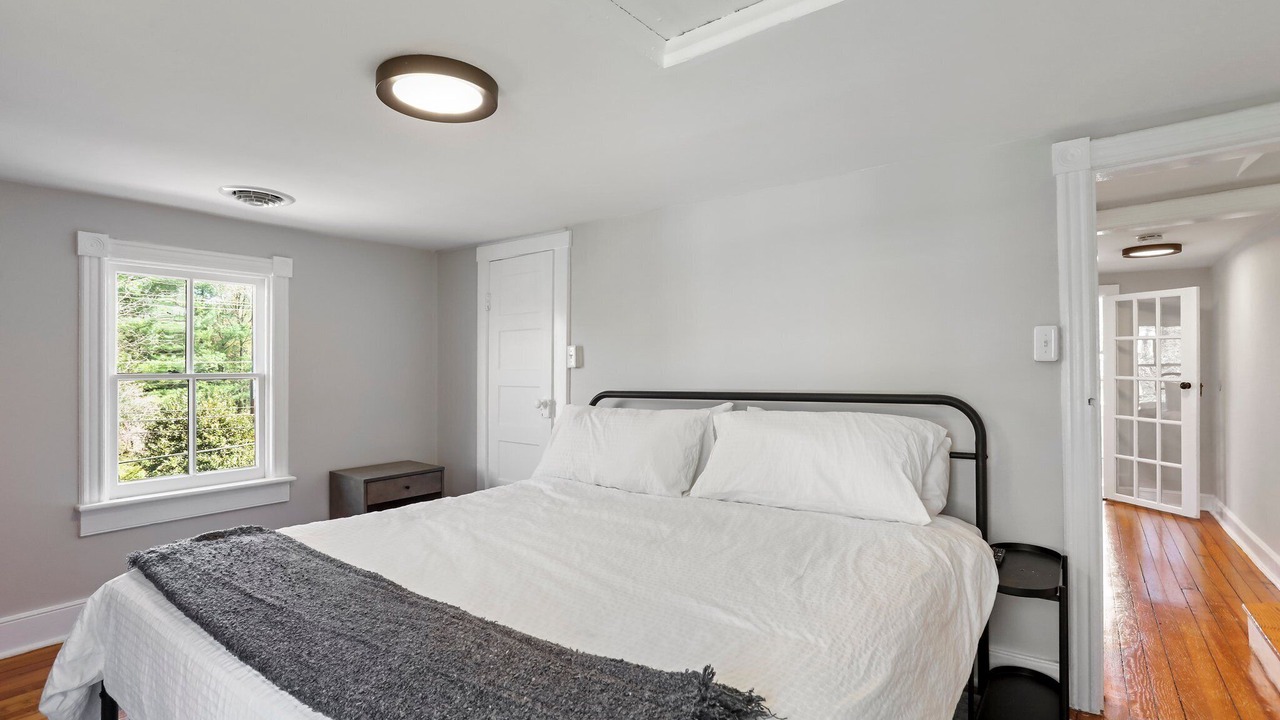 Photo of Bedroom in Shepherdstown