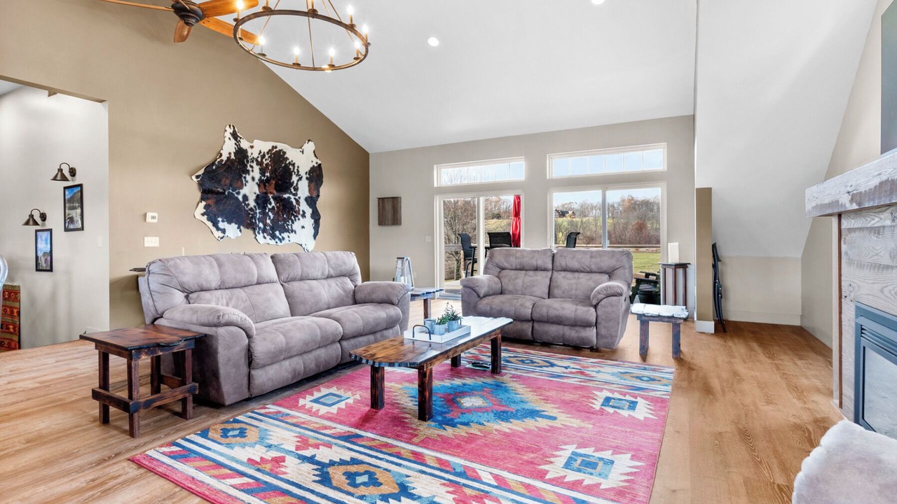 Photo of Livingroom in Canonsburg