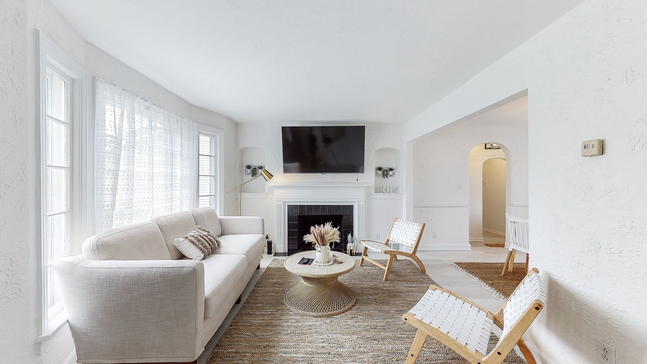 Photo of Livingroom in Canton