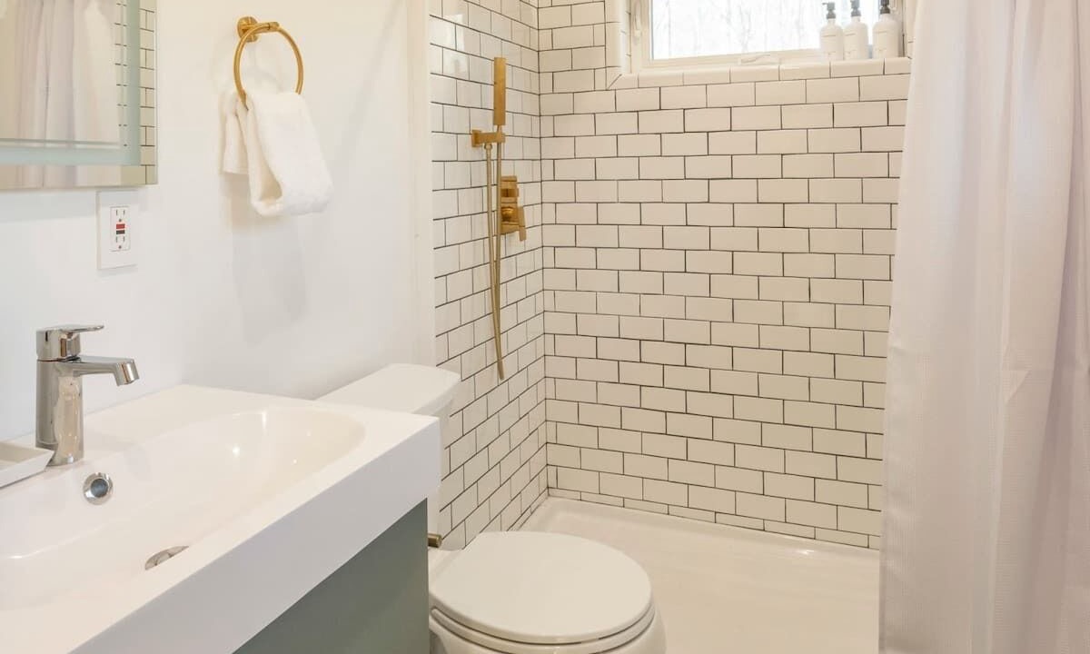 Photo of Bathroom in Roscoe