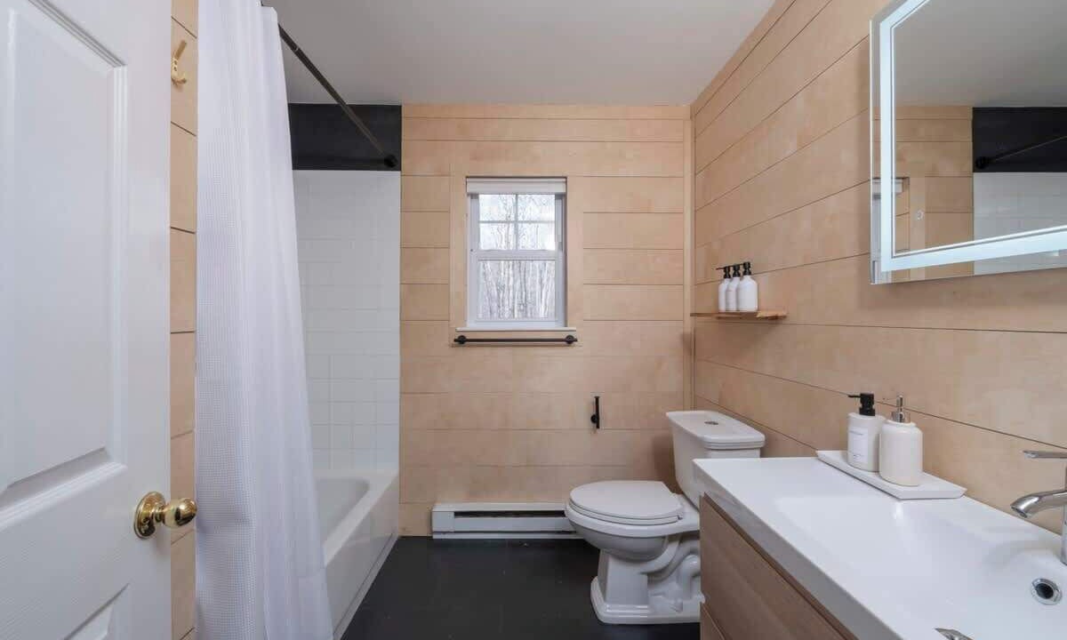 Photo of Bathroom in Roscoe
