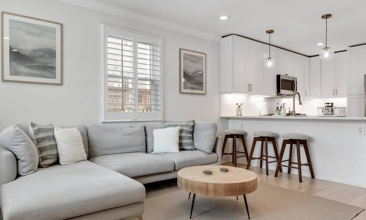 Photo of Livingroom in Southwest Quadrant
