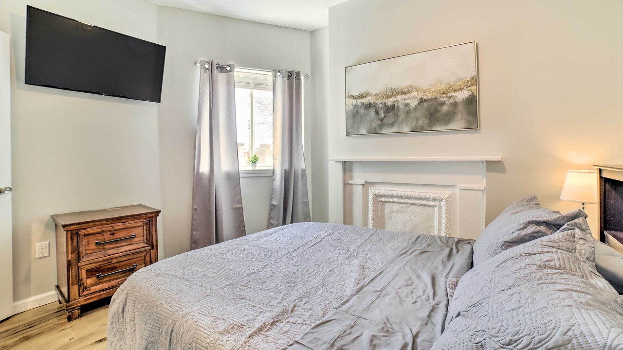 Photo of Bedroom in Oakland
