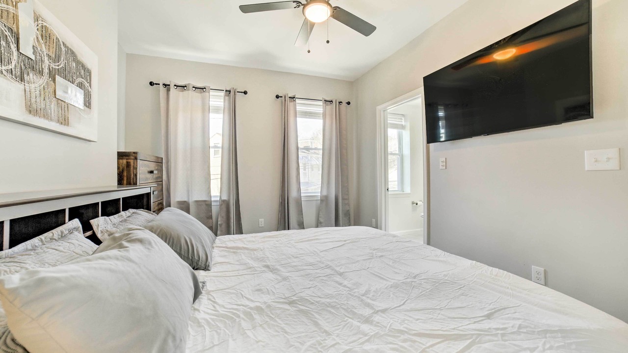 Photo of Bedroom in Oakland