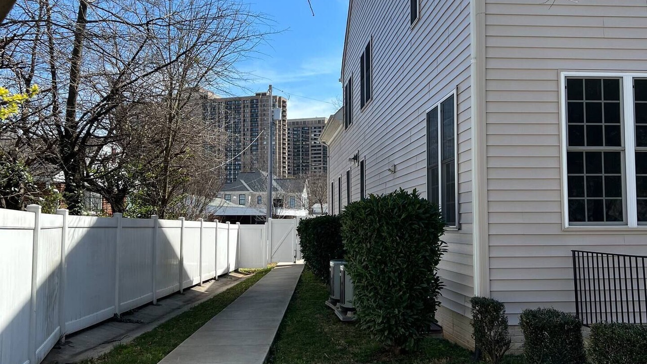 Photo of Outdoor in Baileys Crossroads