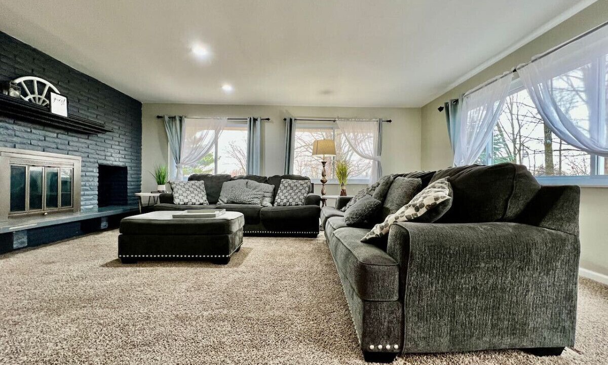Photo of Livingroom in Colerain Township