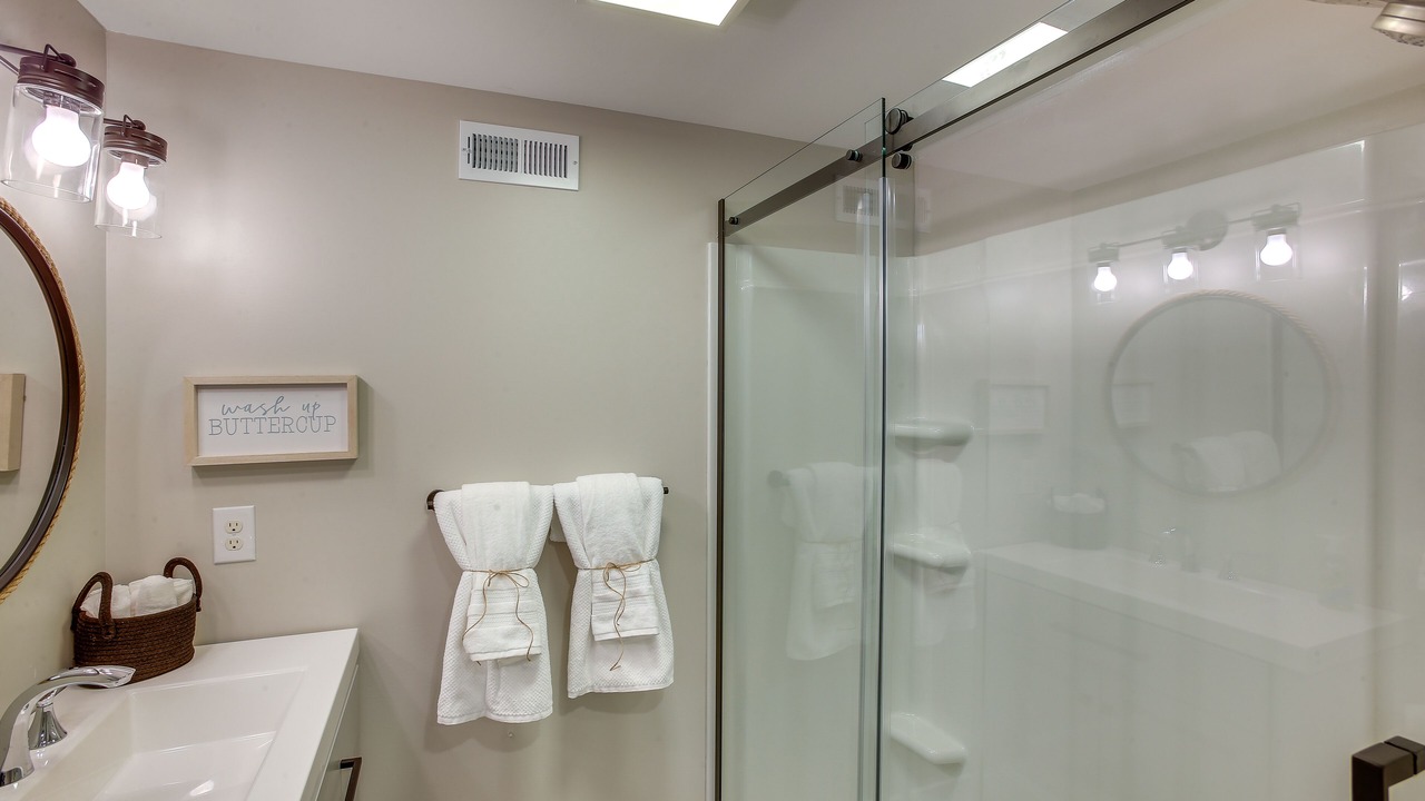 Photo of Bathroom in Byrdstown