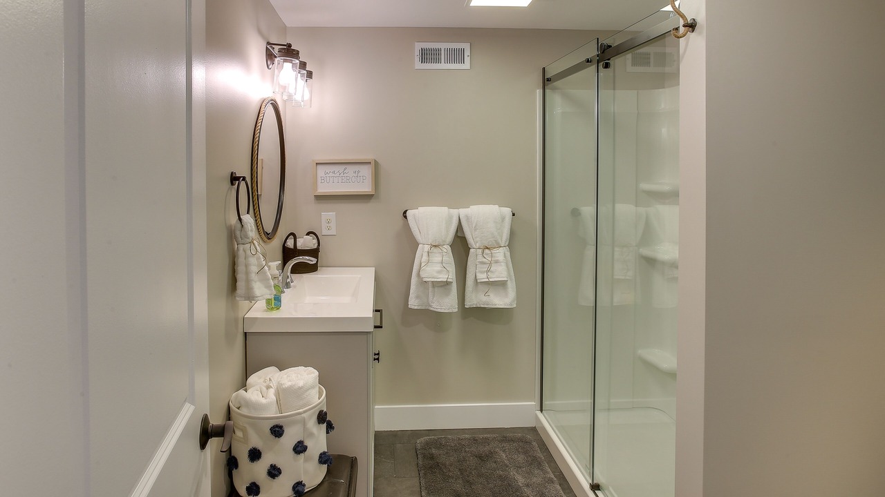 Photo of Bathroom in Byrdstown