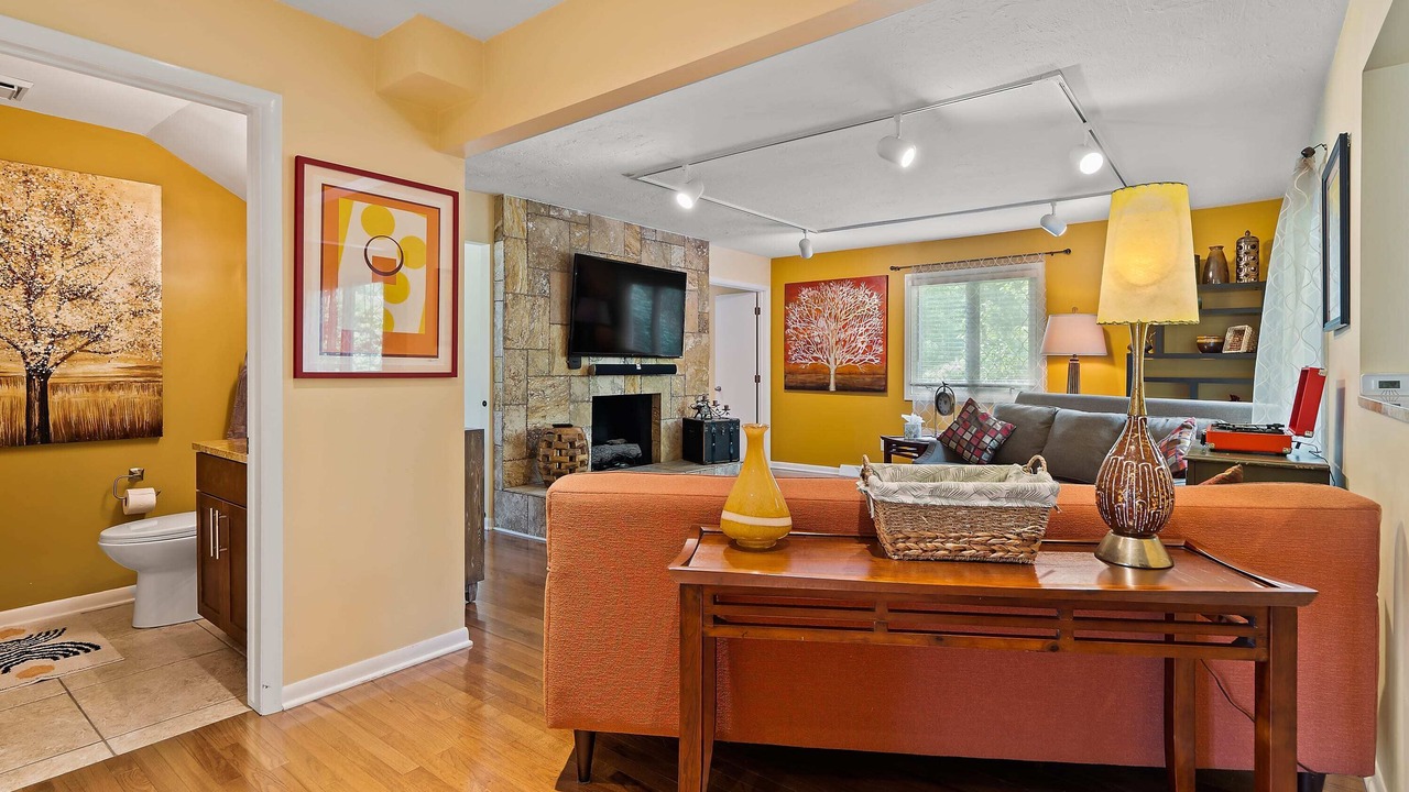 Photo of Livingroom in Pepper Pike