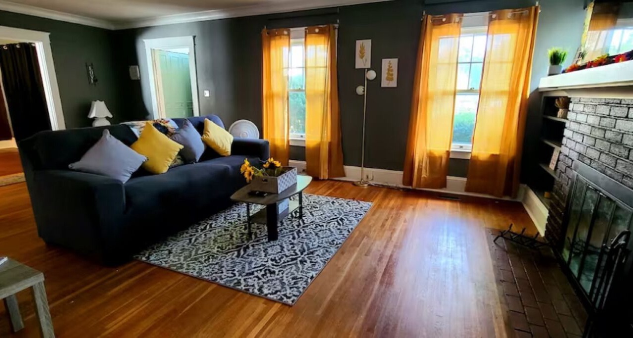 Photo of Livingroom in West Elmira
