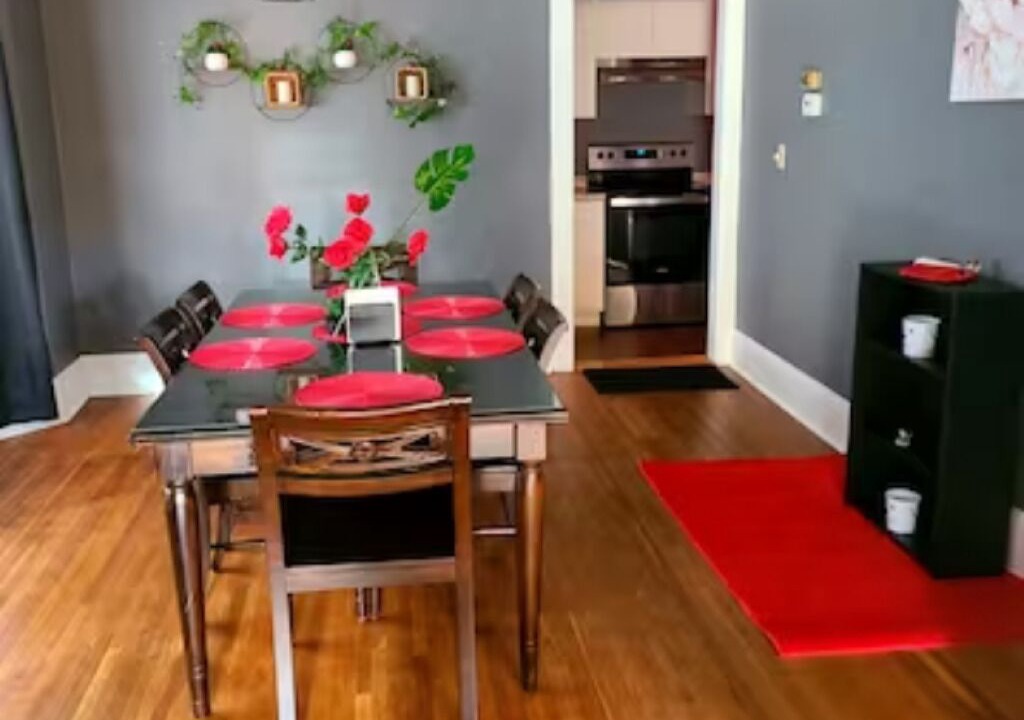 Photo of Livingroom in West Elmira