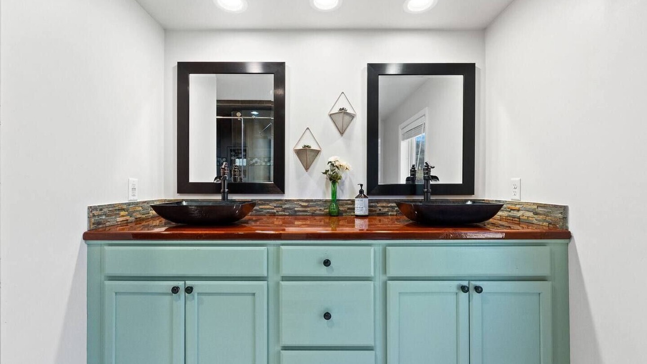 Photo of Bathroom in Keedysville