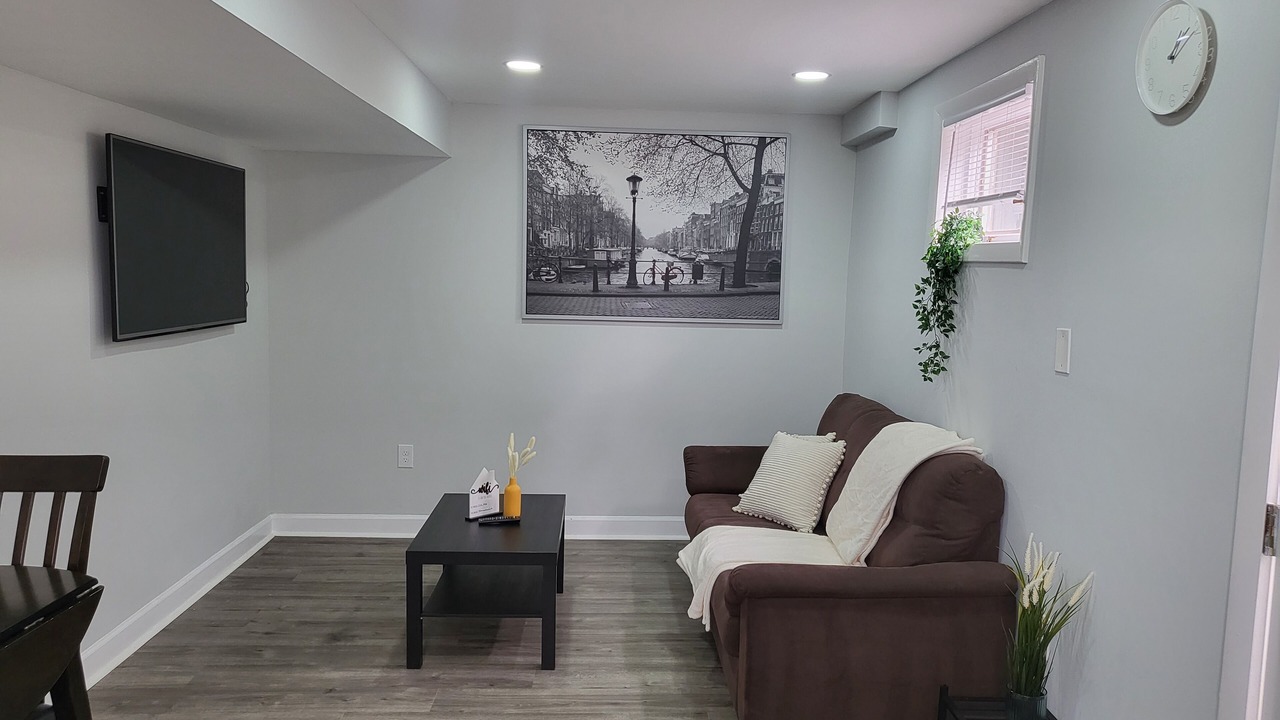 Photo of Livingroom in Burtonsville