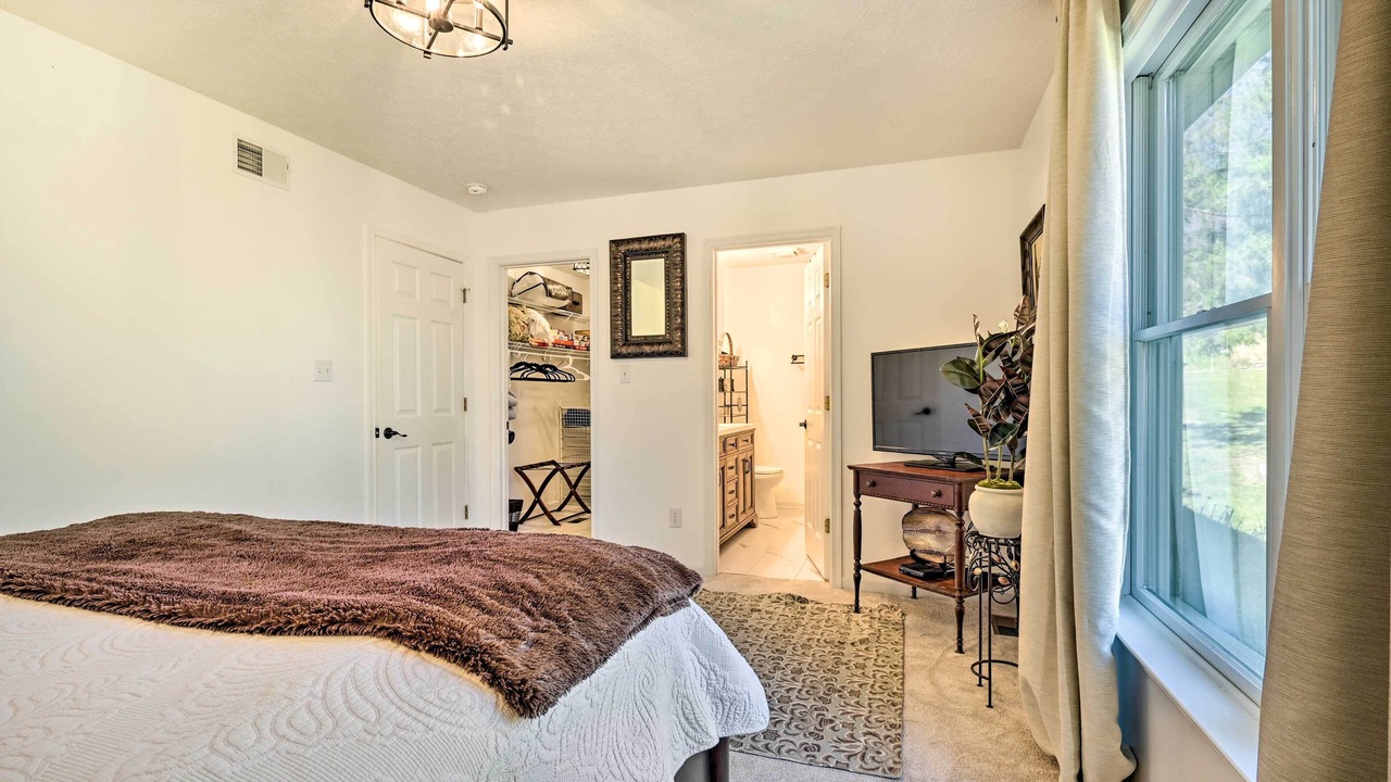Photo of Bedroom in Berkeley Springs