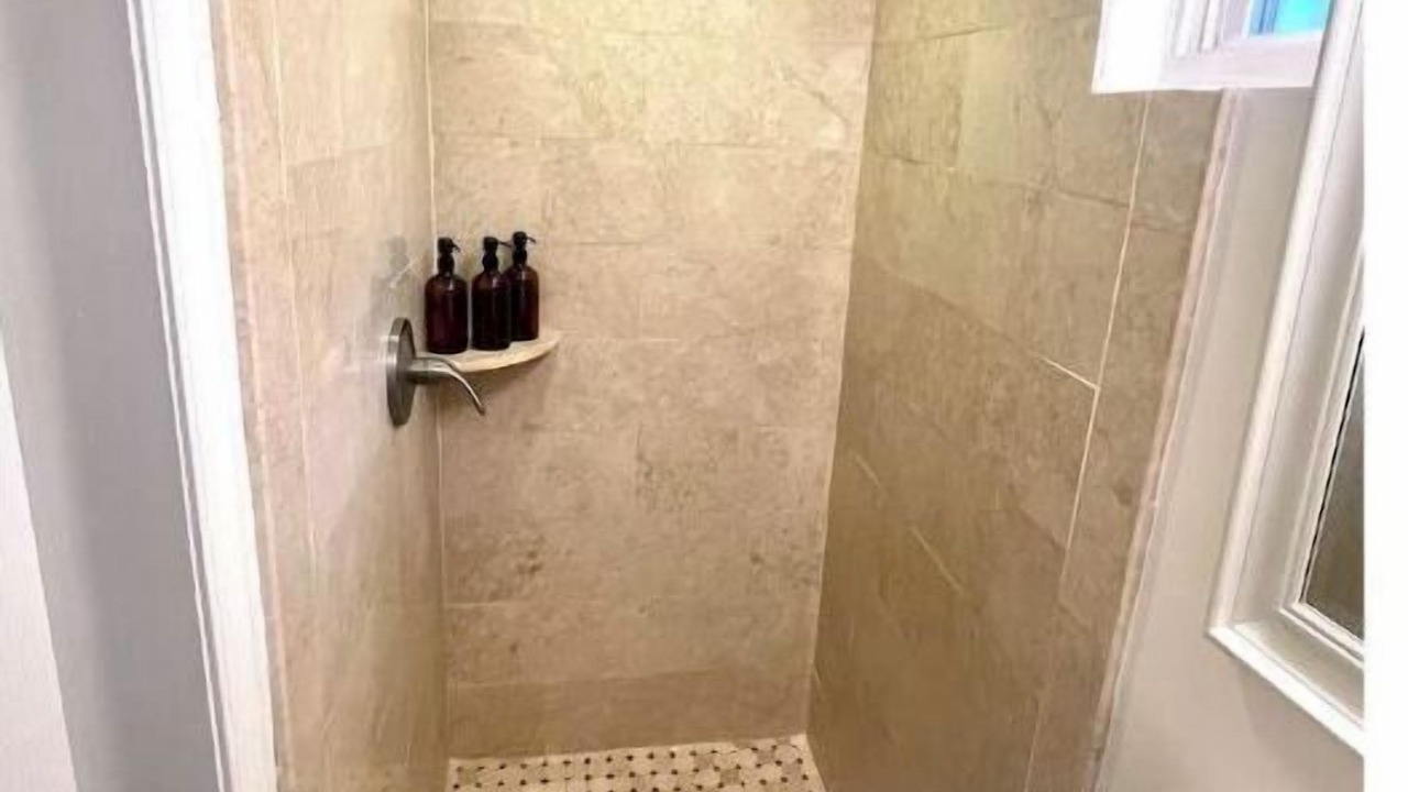 Photo of Bathroom in Deanwood